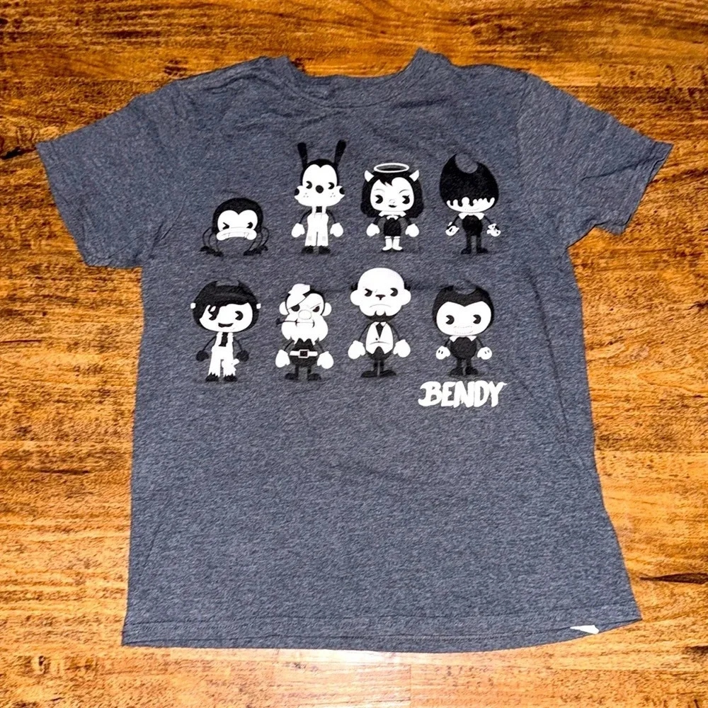 Bendy tee size medium boys
